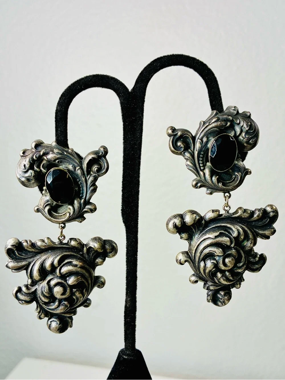 Banana Bob Baroque Scroll Drop Clip Earrings Black Faceted Cabochons 90s Runway